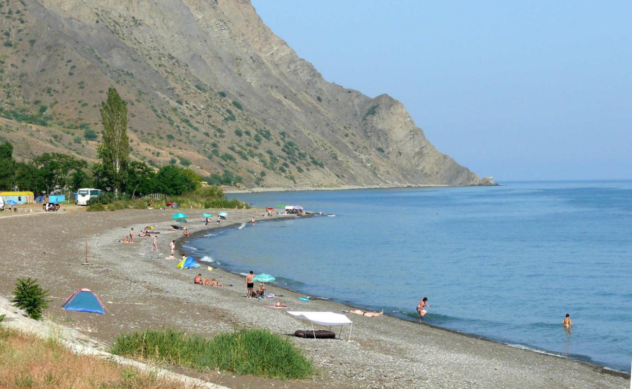 Photo de Plyazh Morskoye avec sable gris & galets de surface