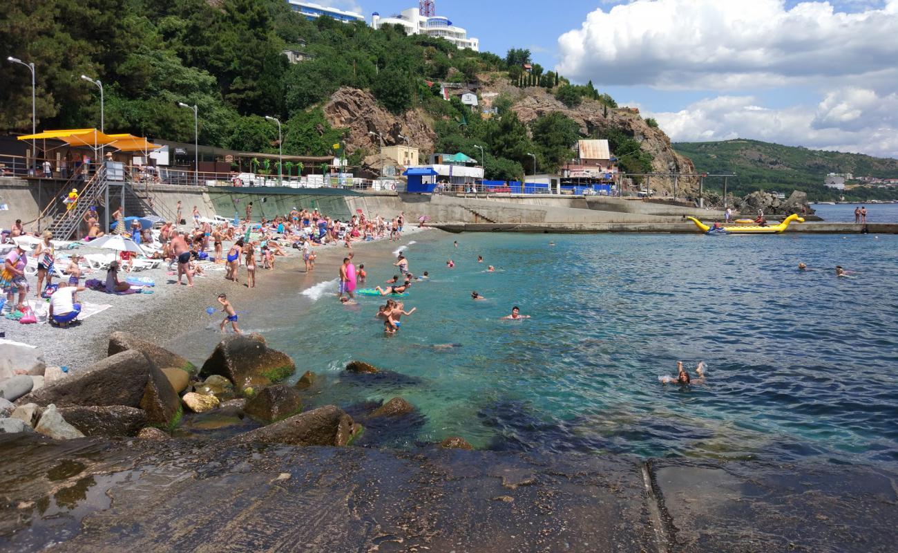 Photo de Partenit beach avec caillou gris de surface