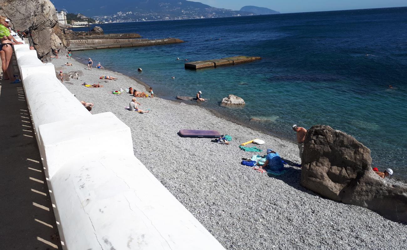 Photo de Parus hotel beach avec galets gris de surface