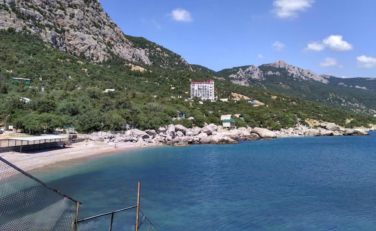 Photo de Chaika beach avec caillou fin gris de surface