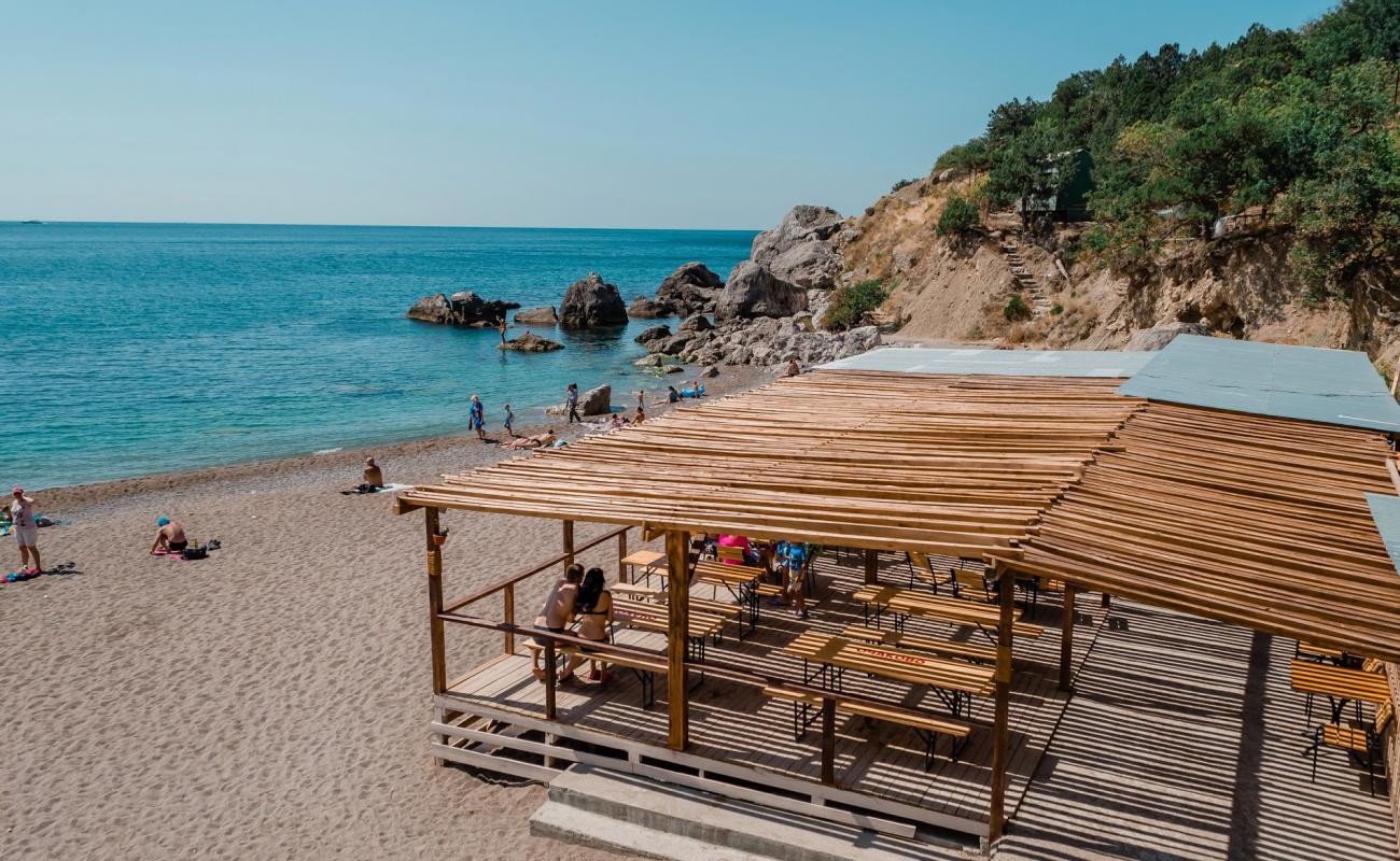 Photo de Chaika beach II avec caillou fin gris de surface