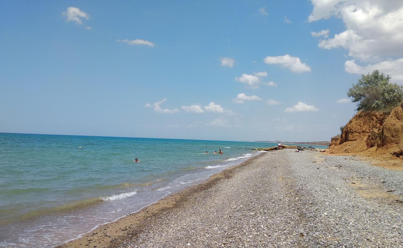 Photo de Beregovoe beach avec sable clair avec caillou de surface