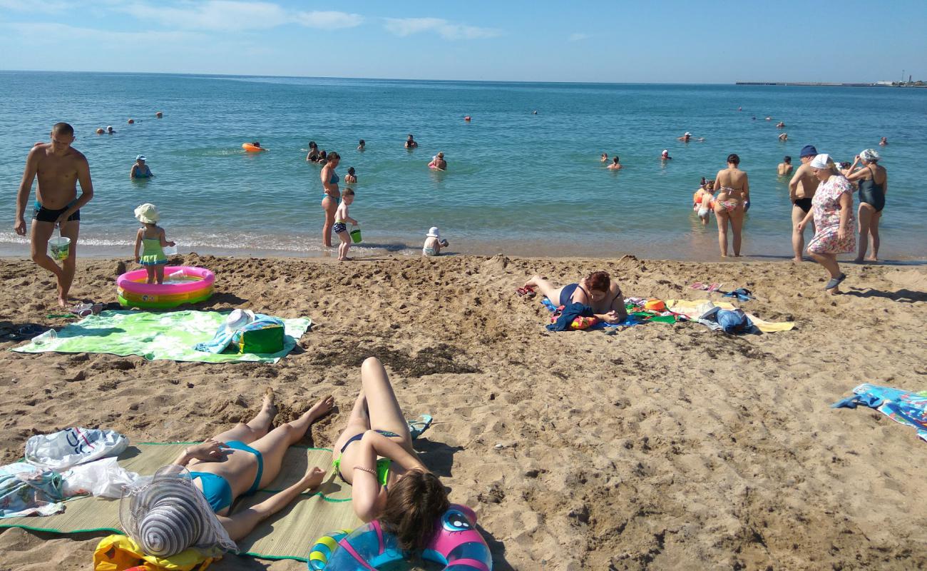 Photo de Solaris beach avec sable lumineux de surface