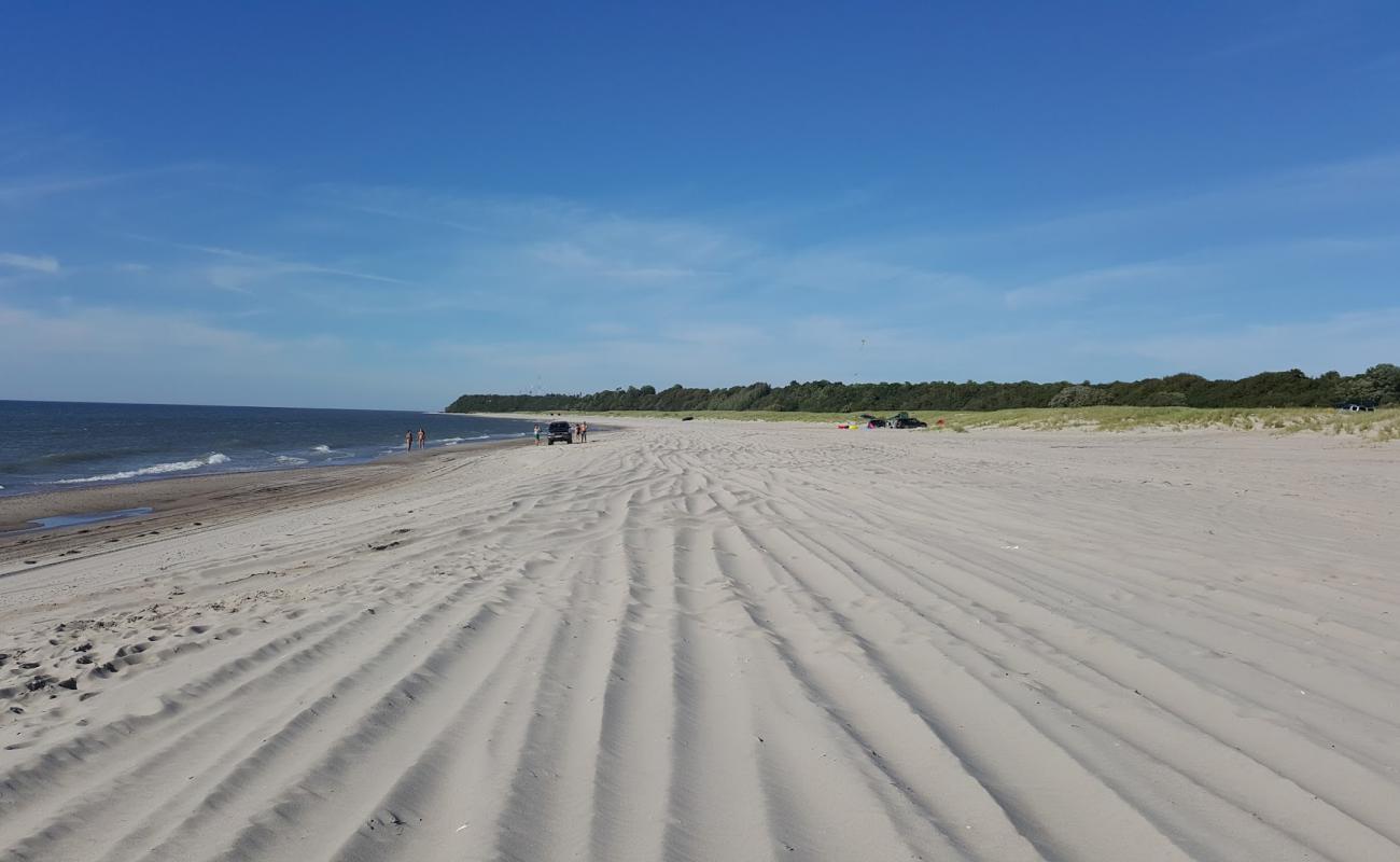 Photo de Povarovka beach avec sable blanc de surface