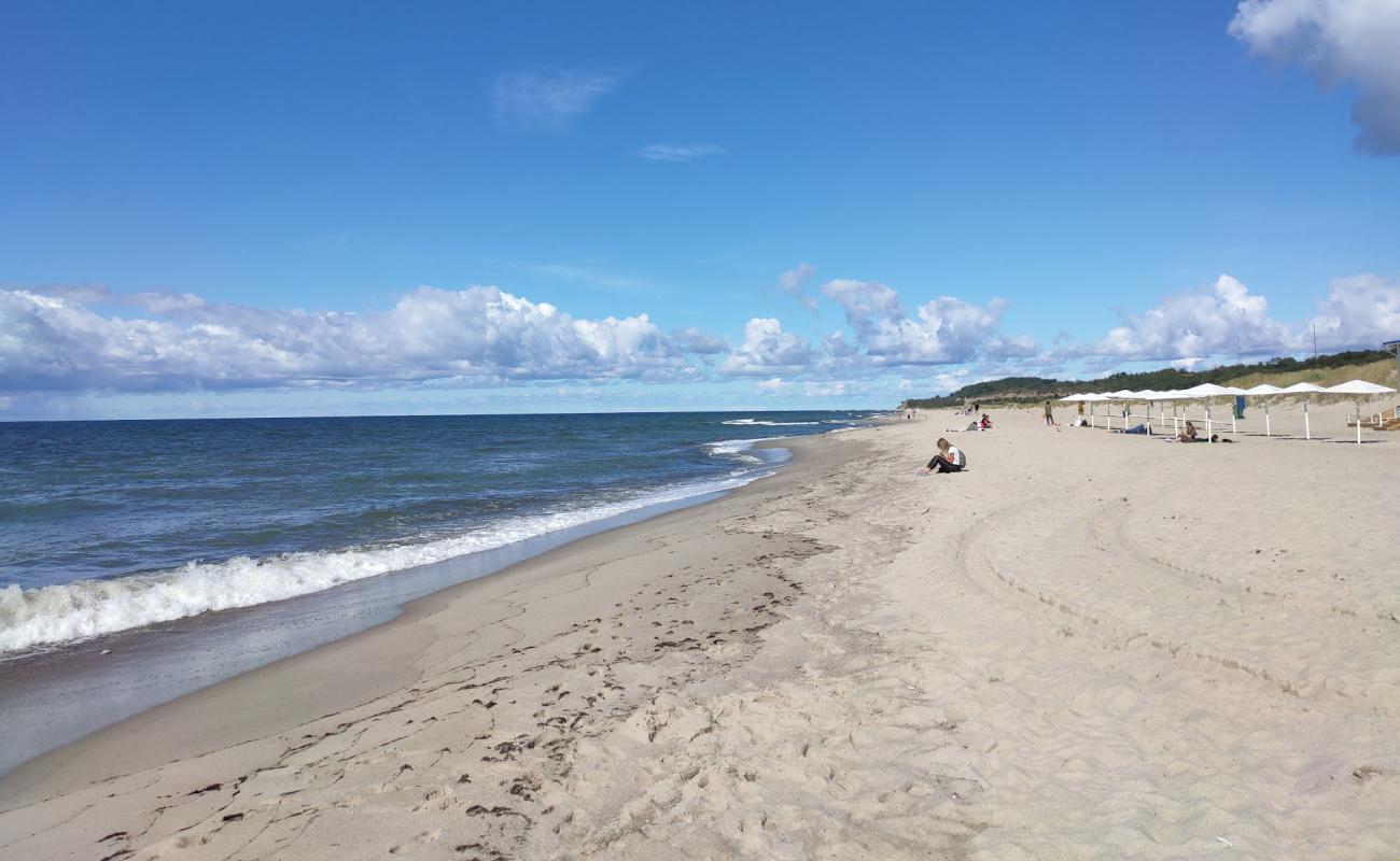 Photo de Yantarnyy Beach II avec sable lumineux de surface