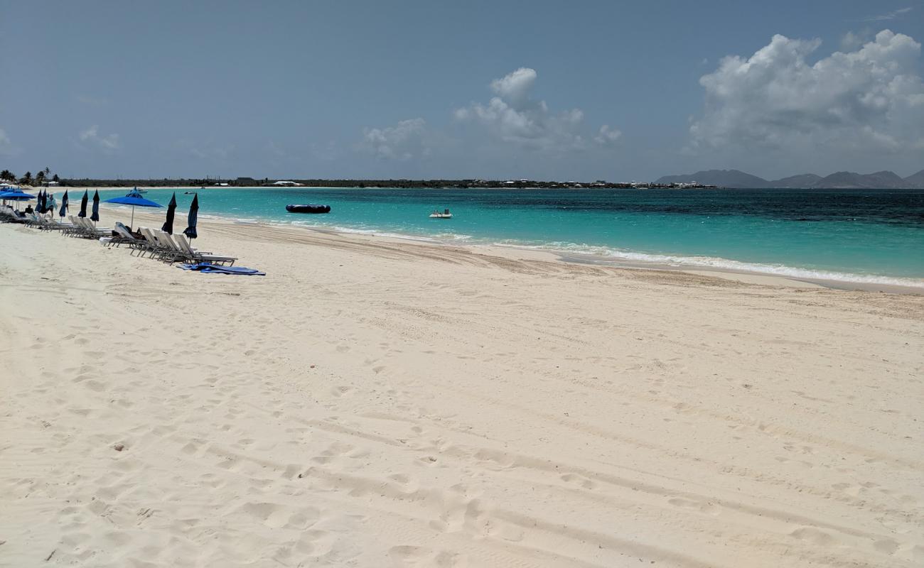 Photo de Azure beach avec sable beige de surface