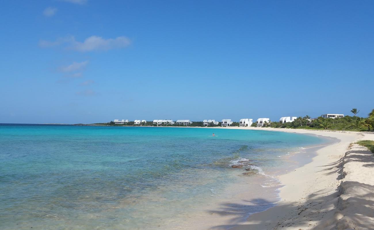 Photo de Plage de Shoal Bay avec sable blanc de surface