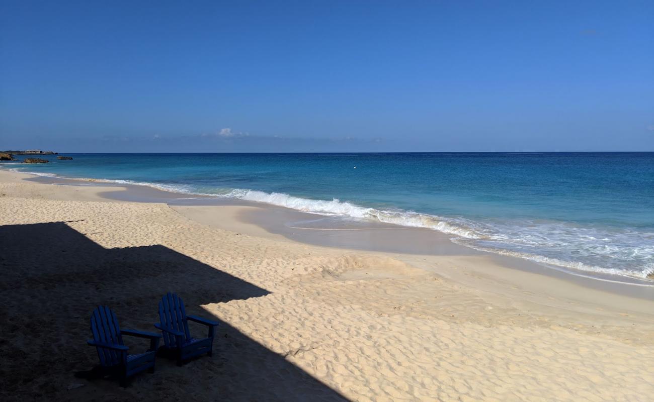 Photo de Mango's beach avec sable beige fin de surface