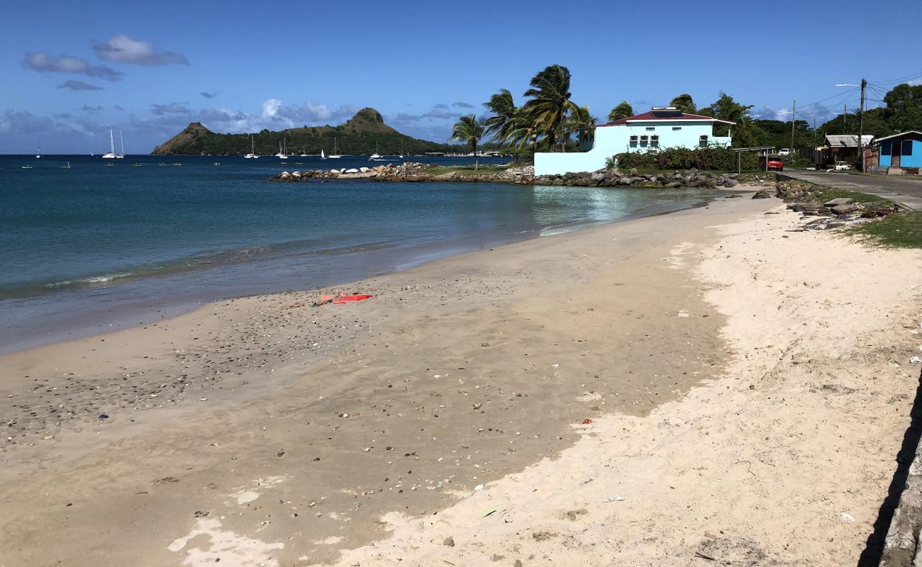 Photo de Gros Islet beach avec sable lumineux de surface