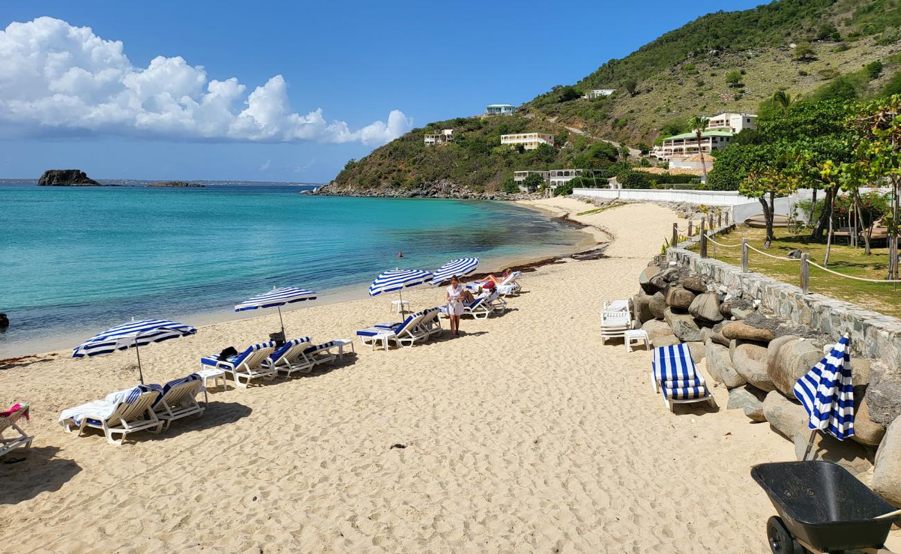 Photo de Petite Plage avec sable fin et lumineux de surface