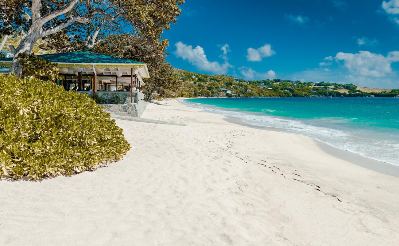 Photo de Plage de Bequia avec sable fin et lumineux de surface