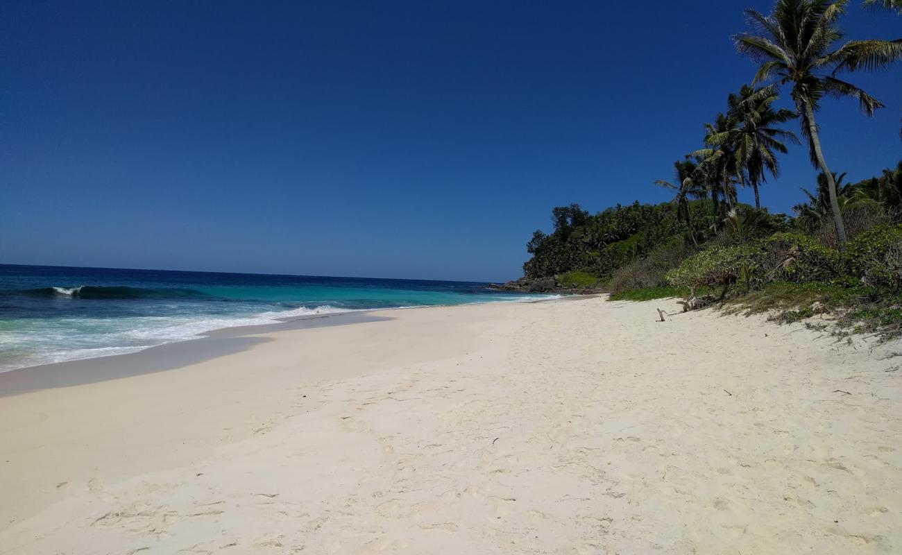 Photo de Anse Bazarca Beach avec sable fin et lumineux de surface