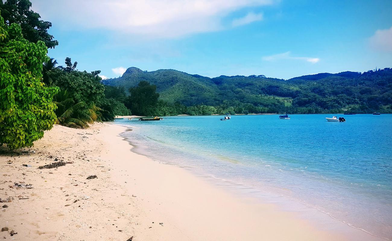 Photo de Anse Boileau Beach avec sable fin et lumineux de surface