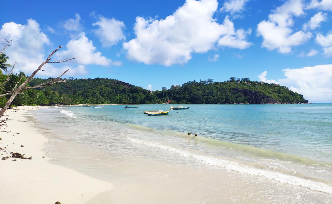 Photo de Anse Boileau Beach avec sable lumineux de surface