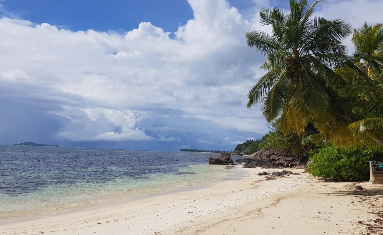 Photo de Grosse Roche Beach avec sable blanc de surface