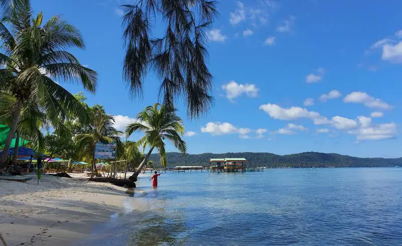 Photo de Starfish Beach avec sable blanc de surface