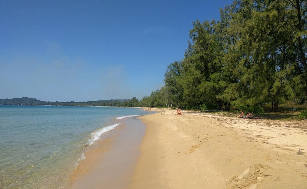 Photo de Vung Bau Beach avec sable lumineux de surface