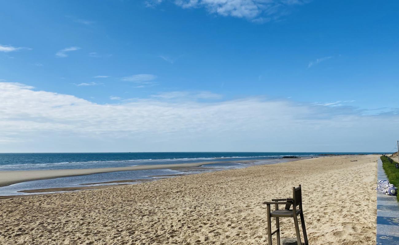 Photo de Holiday Inn Resort beach avec sable beige de surface