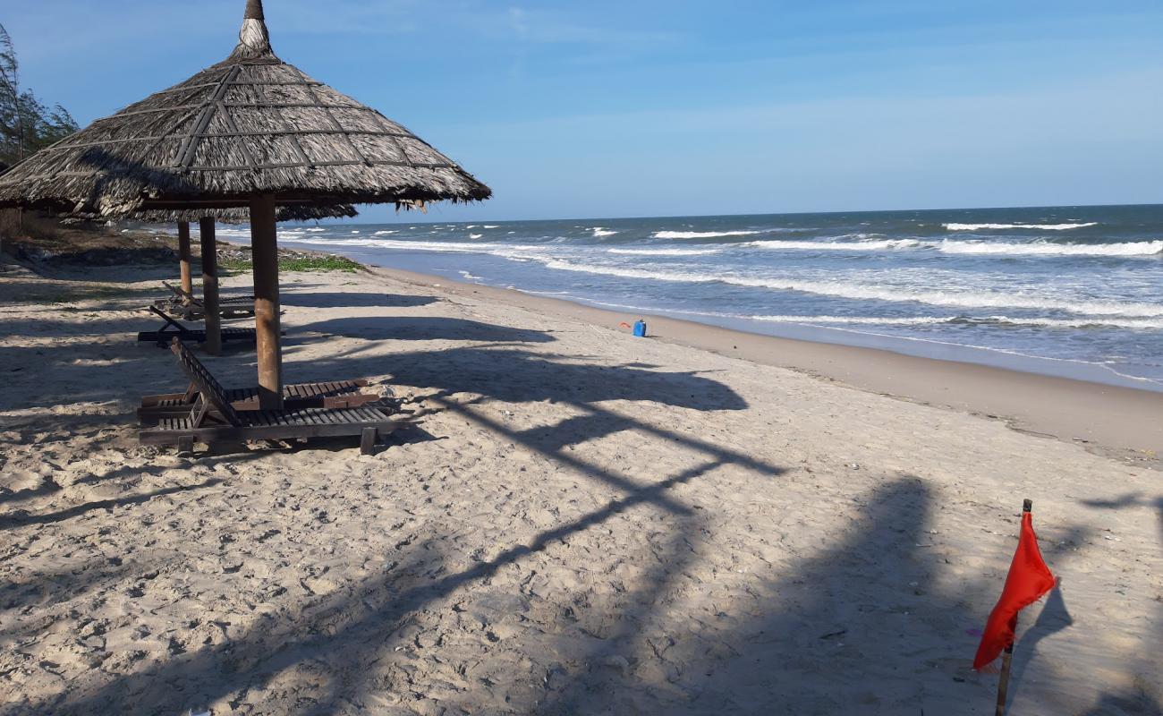 Photo de Tien Thanh Beach avec sable lumineux de surface