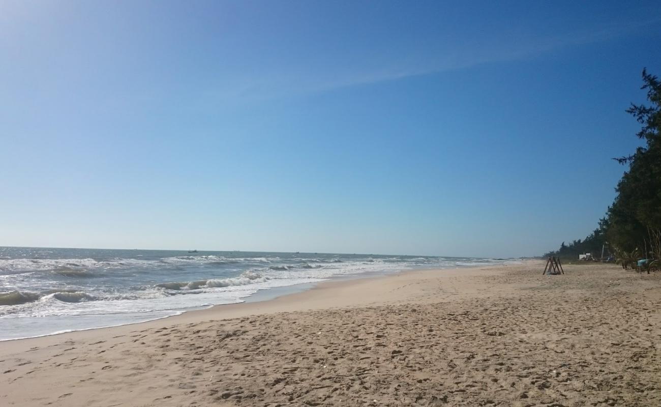 Photo de Aloha Phan Thiet Beach avec sable beige de surface