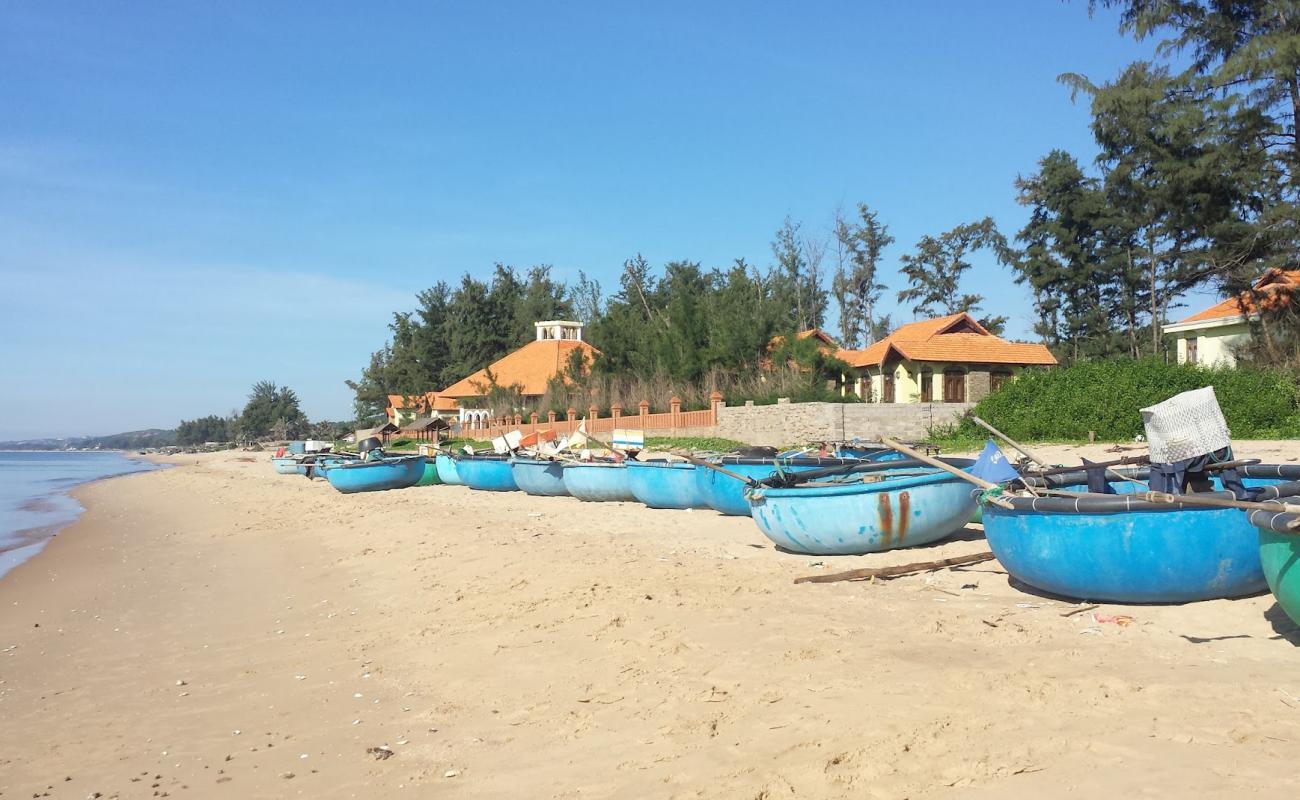 Photo de Phan Thiet Beach avec sable beige de surface
