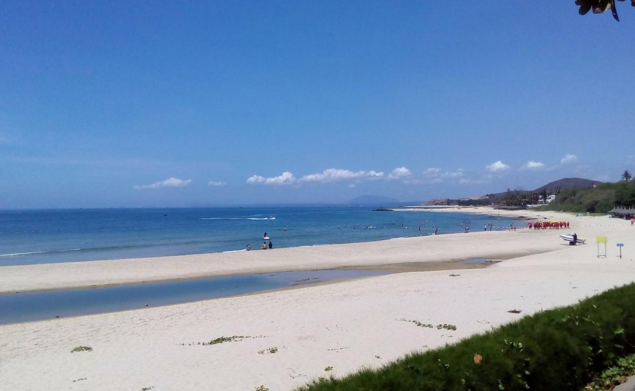 Photo de Phan Thiet Beach avec sable lumineux de surface