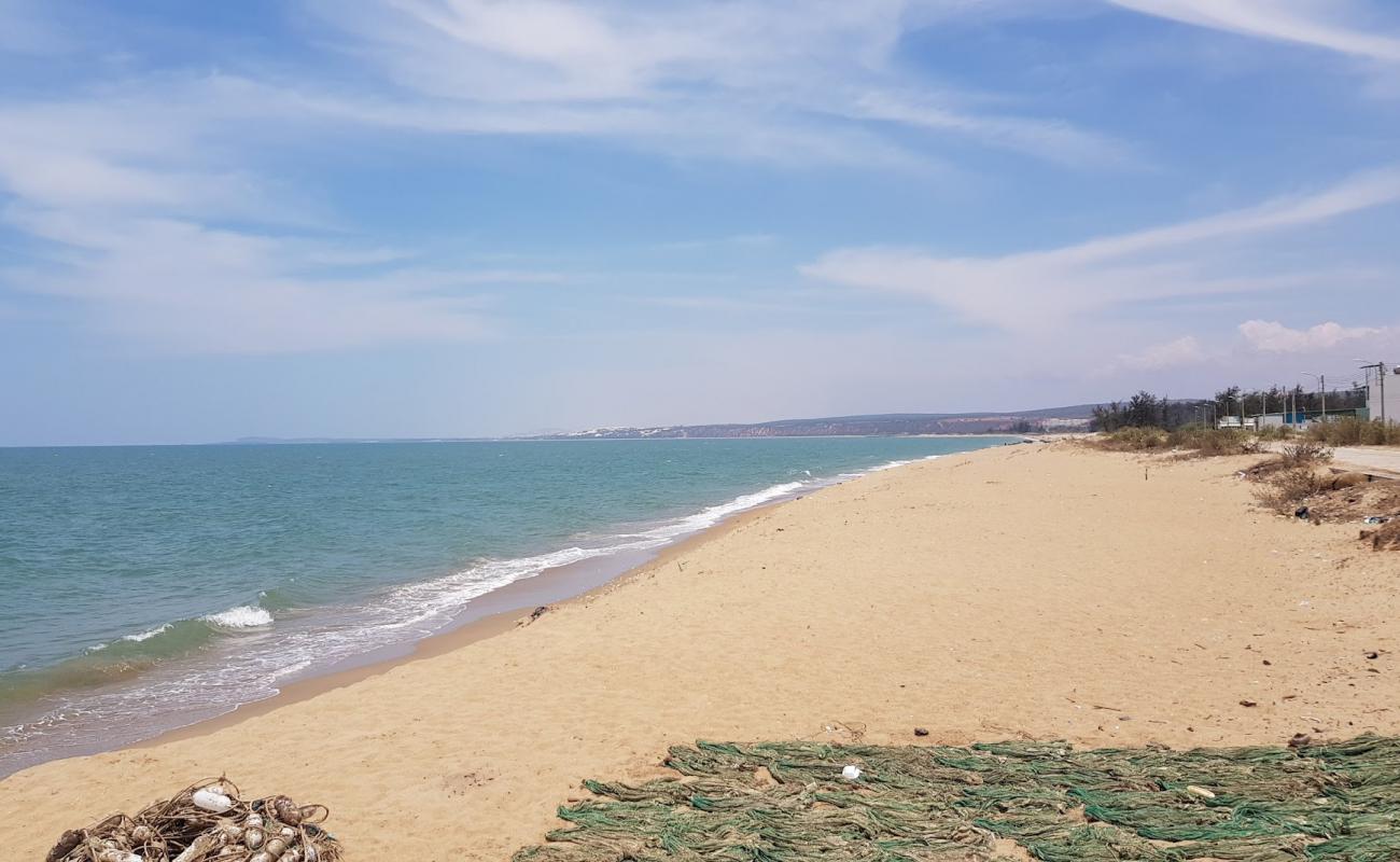 Photo de Hoa Phu Beach avec sable lumineux de surface