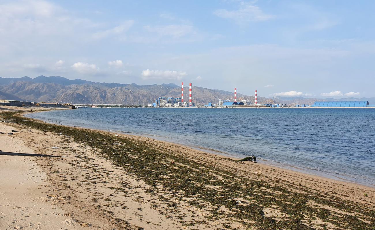 Photo de Tuy Phong Beach avec sable beige de surface