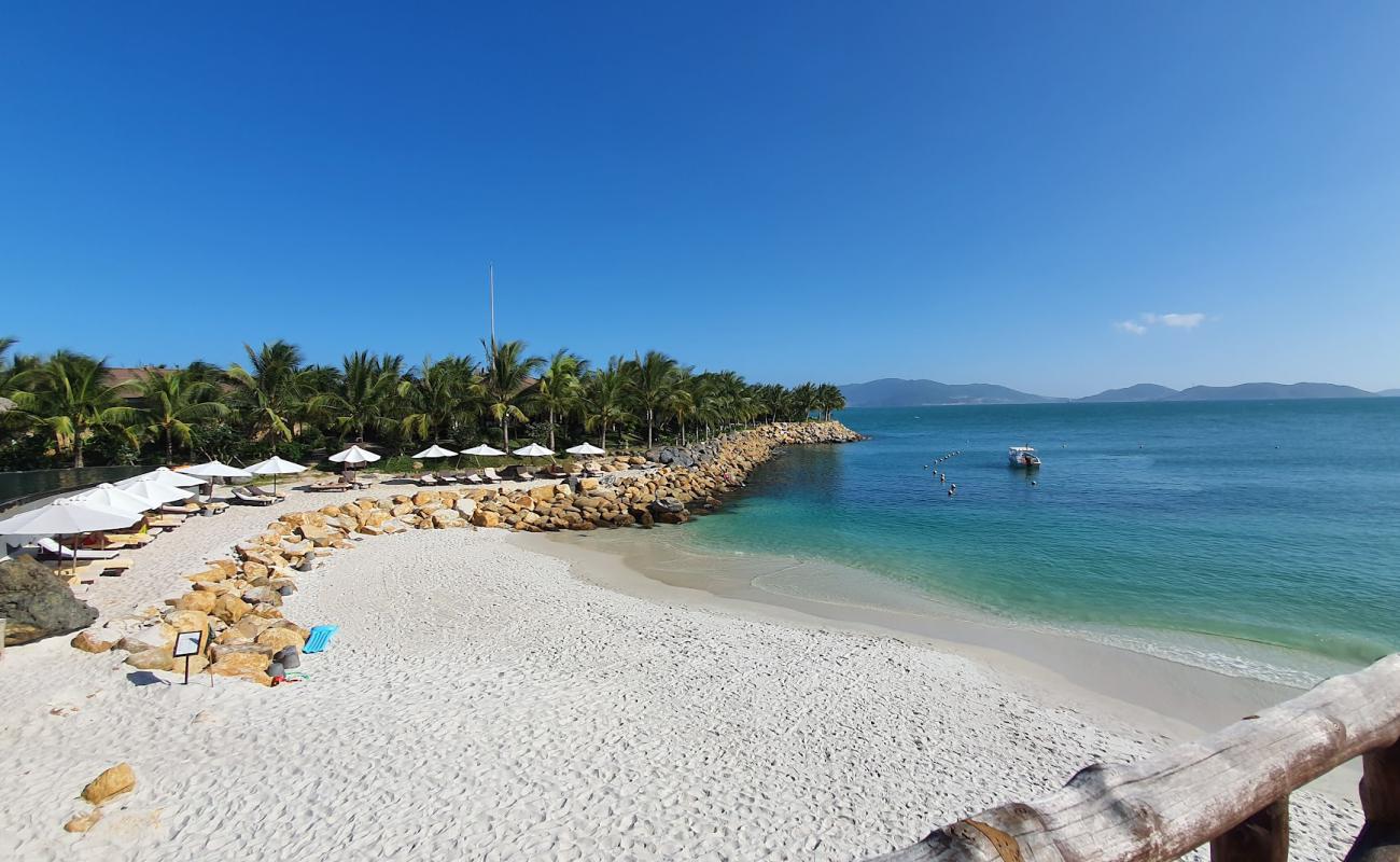 Photo de Plage de Khanh Hoa avec sable fin et lumineux de surface