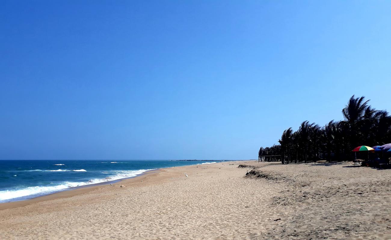 Photo de Tuy Hoa Beach avec sable beige de surface