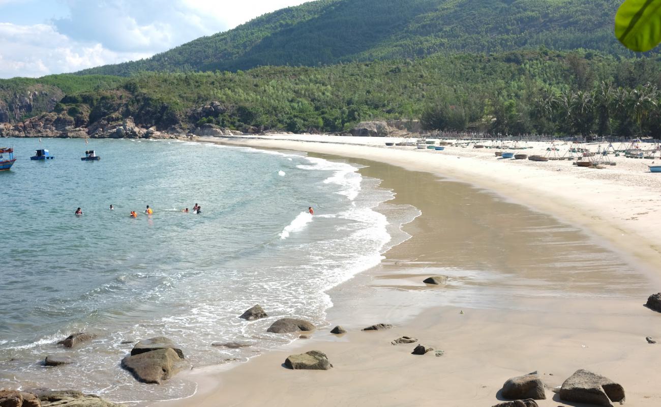 Photo de Bai Bang Beach avec sable lumineux de surface