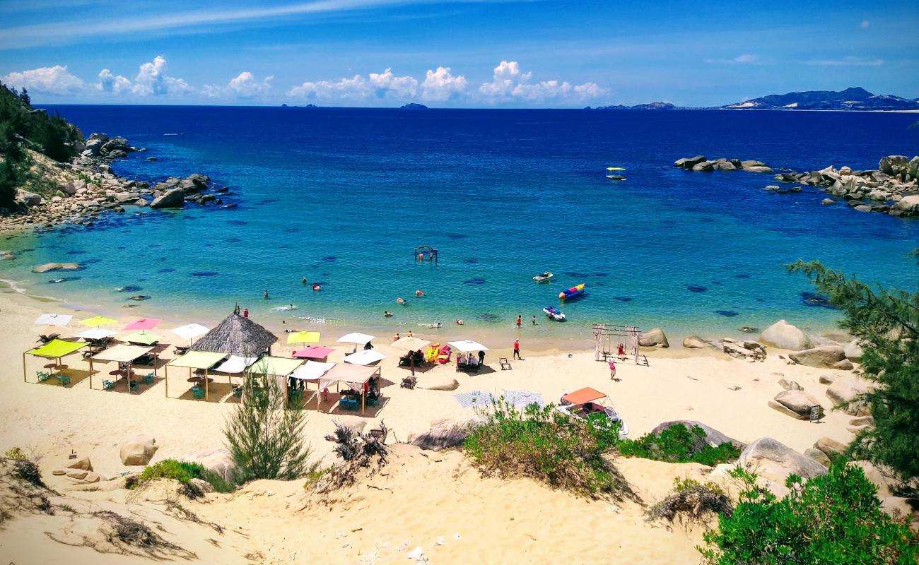 Photo de Trung Luong Mini Beach avec sable lumineux de surface