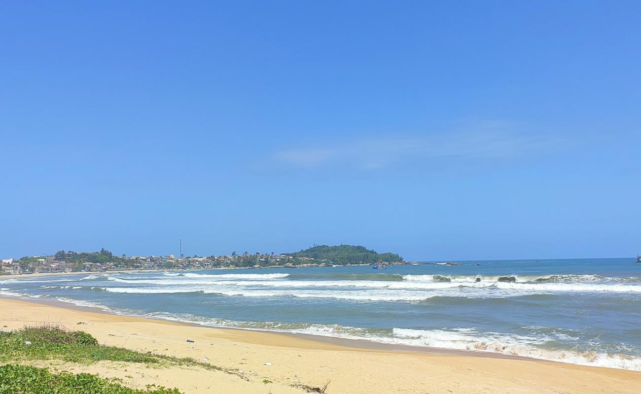 Photo de Xuan Thanh Beach avec sable lumineux de surface