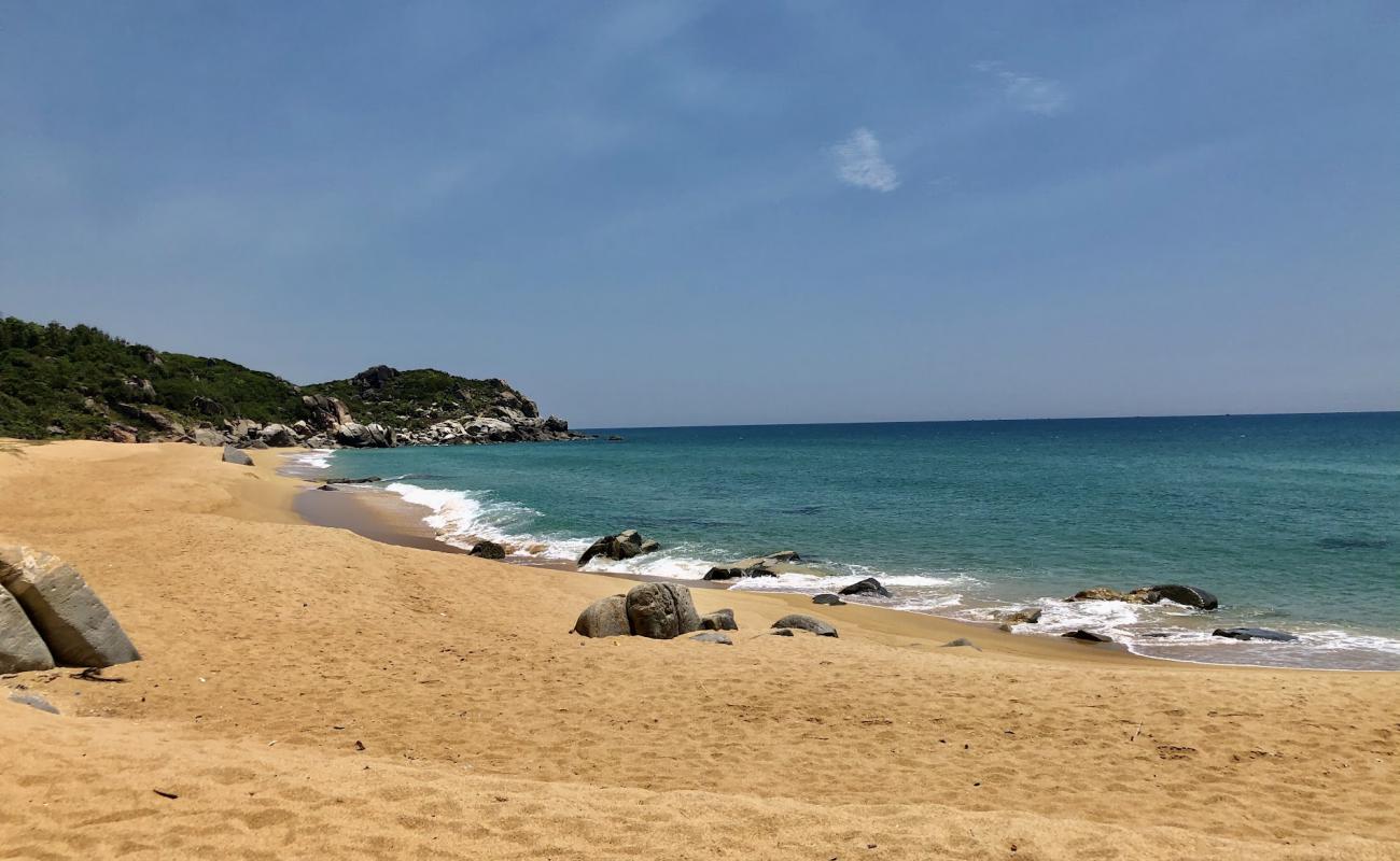 Photo de Go Co Beach avec sable lumineux de surface