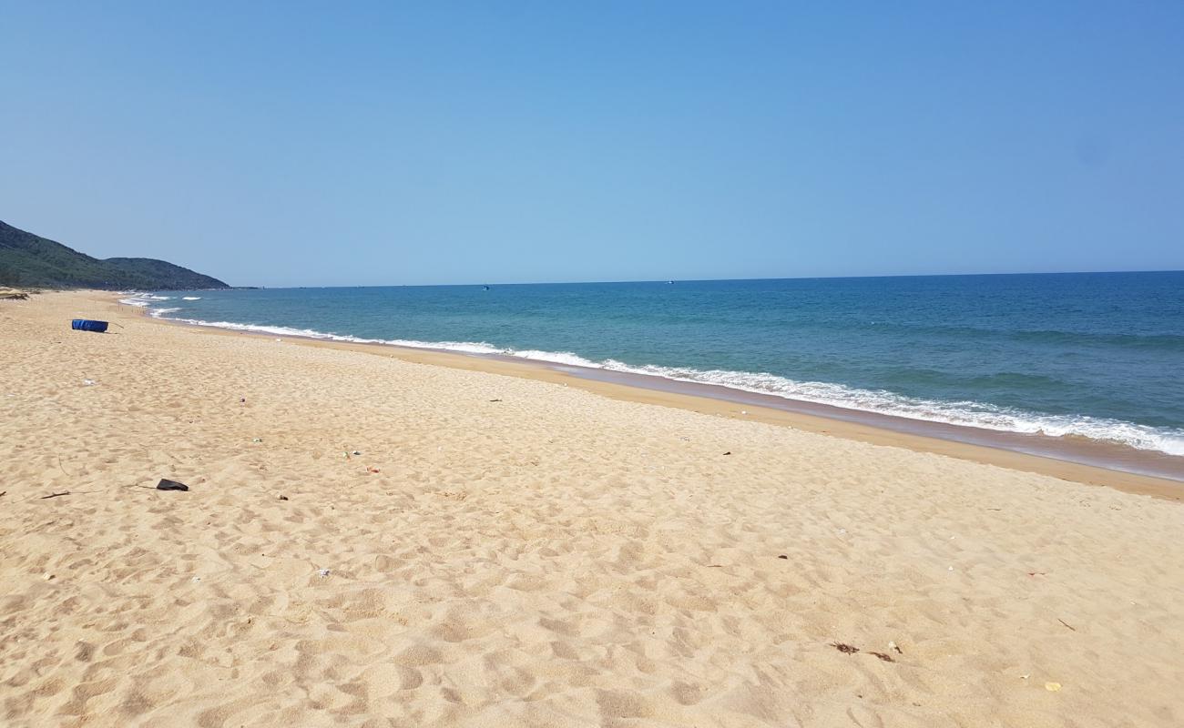 Photo de Pho Vinh beach avec sable beige de surface