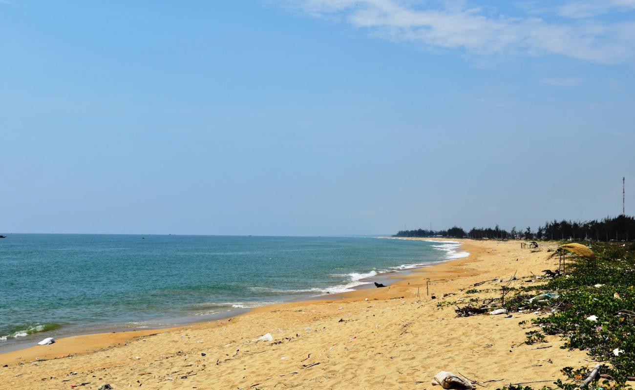 Photo de Tan My beach avec sable lumineux de surface