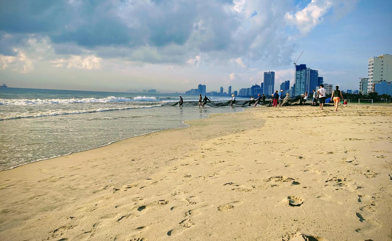 Photo de Man Thai Beach avec sable fin et lumineux de surface