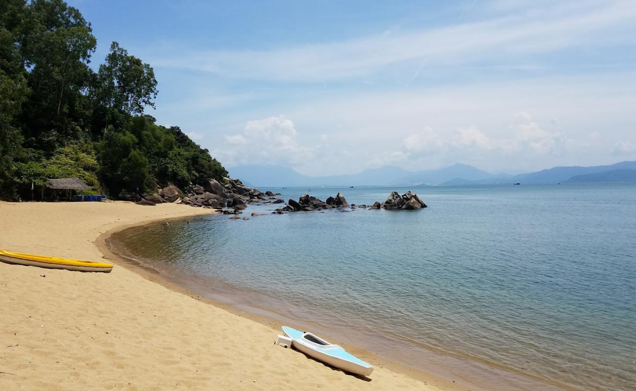 Photo de Cat Vang Beach avec sable beige de surface