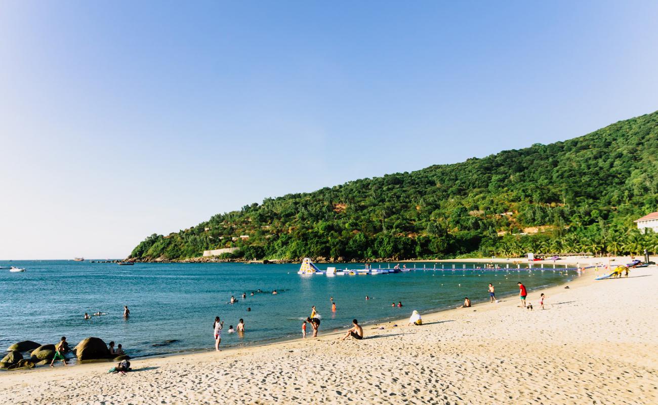Photo de Tien Sa Beach avec sable beige de surface