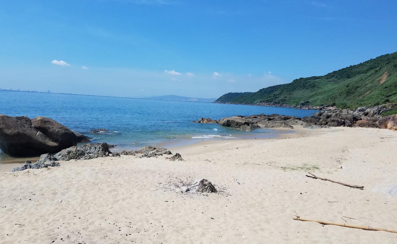 Photo de Sung Co Beach avec sable lumineux de surface