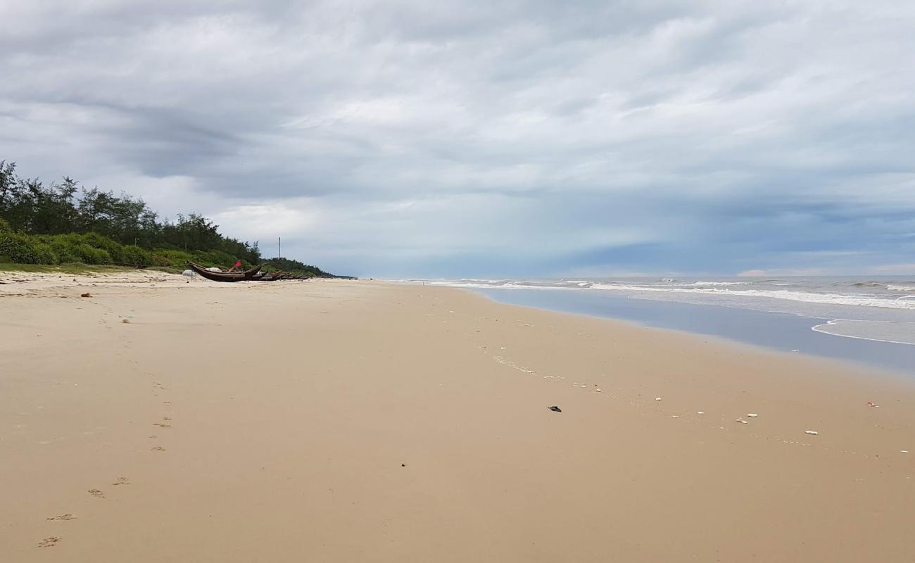 Photo de Tan An Beach avec sable beige de surface