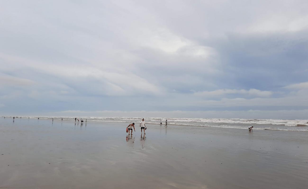 Photo de Ky Ninh Beach avec sable beige de surface