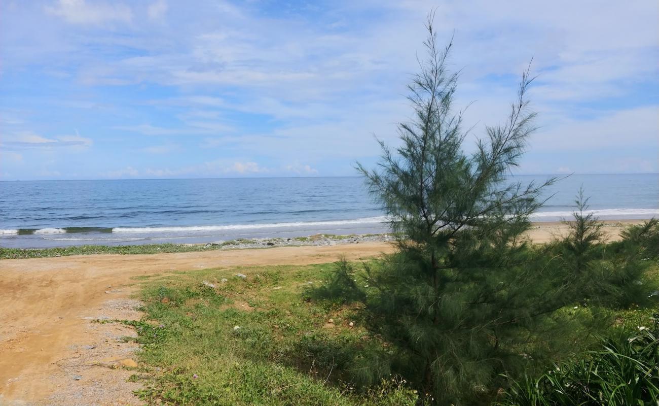 Photo de Xuan Hai Beach avec sable beige de surface