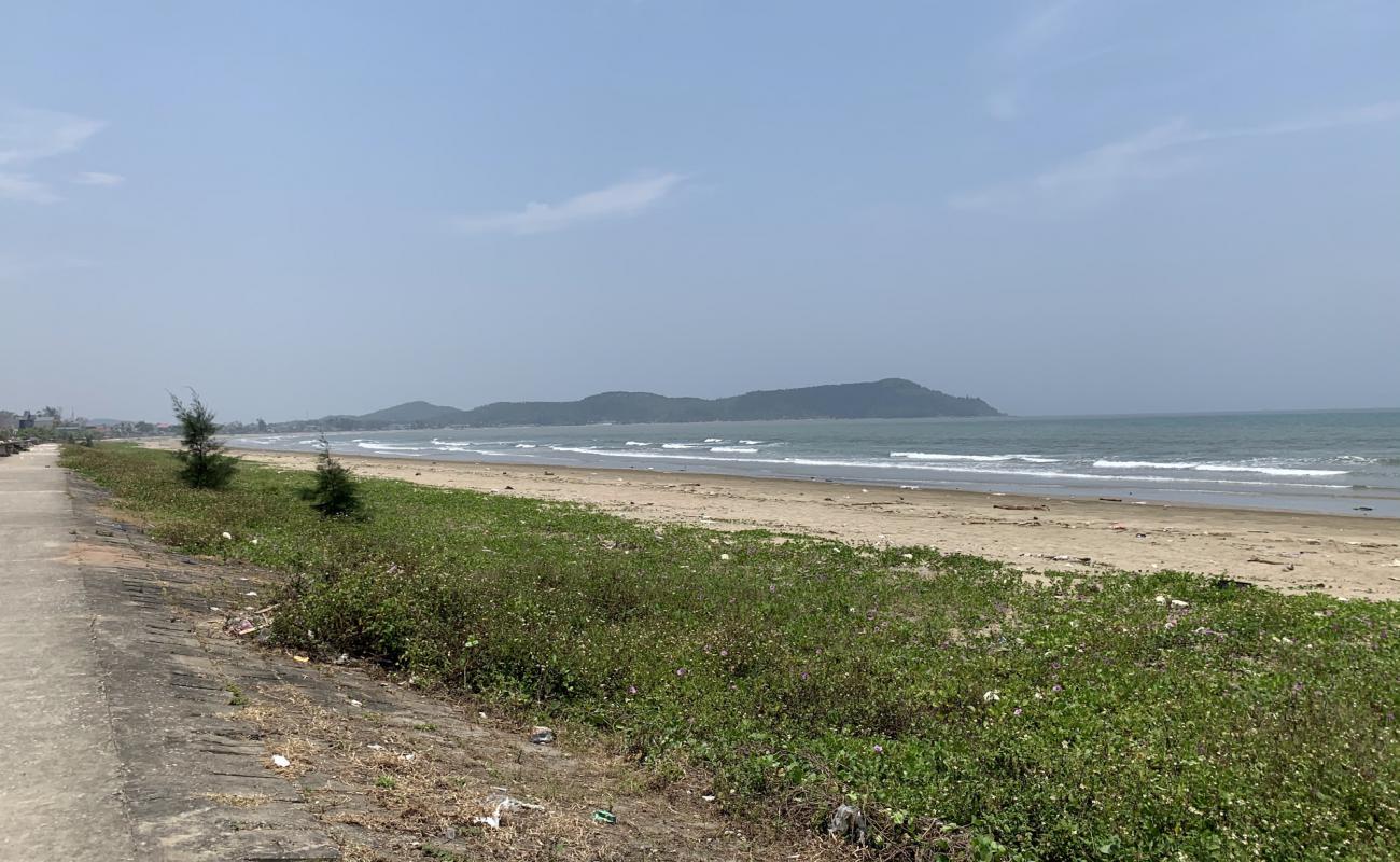 Photo de Hai Thanh Beach avec sable lumineux de surface