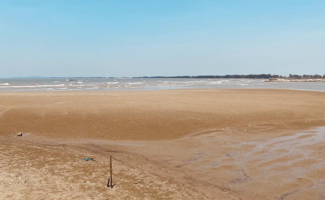 Photo de Vinh Son Sea avec sable lumineux de surface