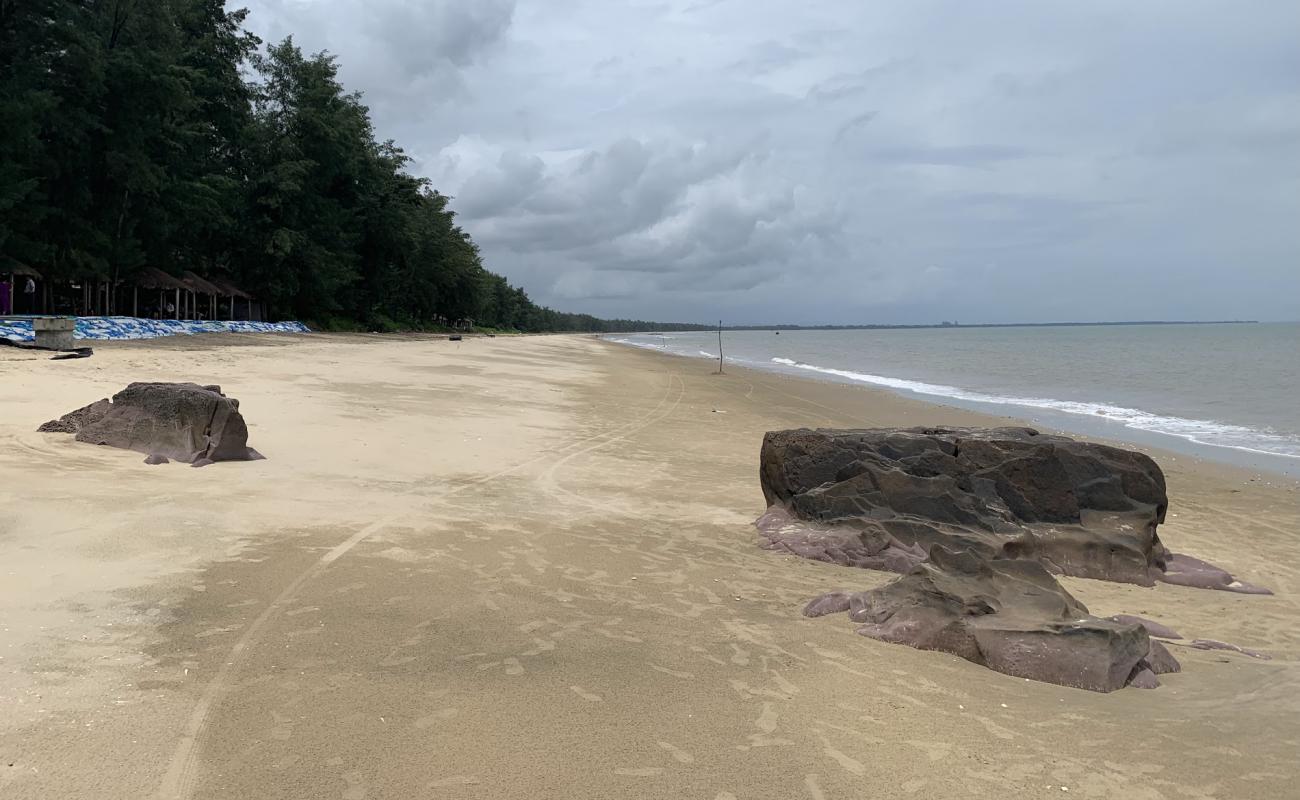 Photo de Black Rock Beach avec sable lumineux de surface