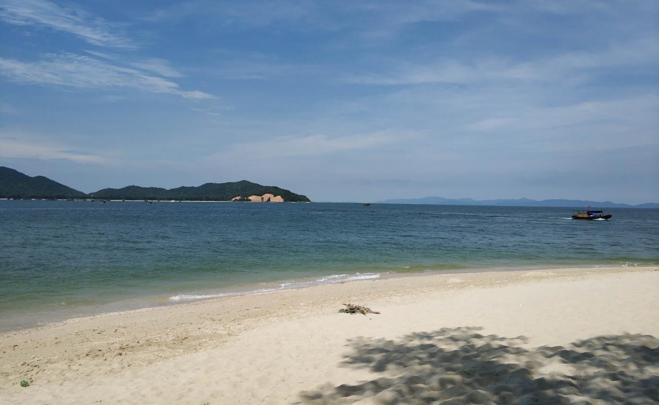 Photo de Bac Van beach avec sable beige de surface