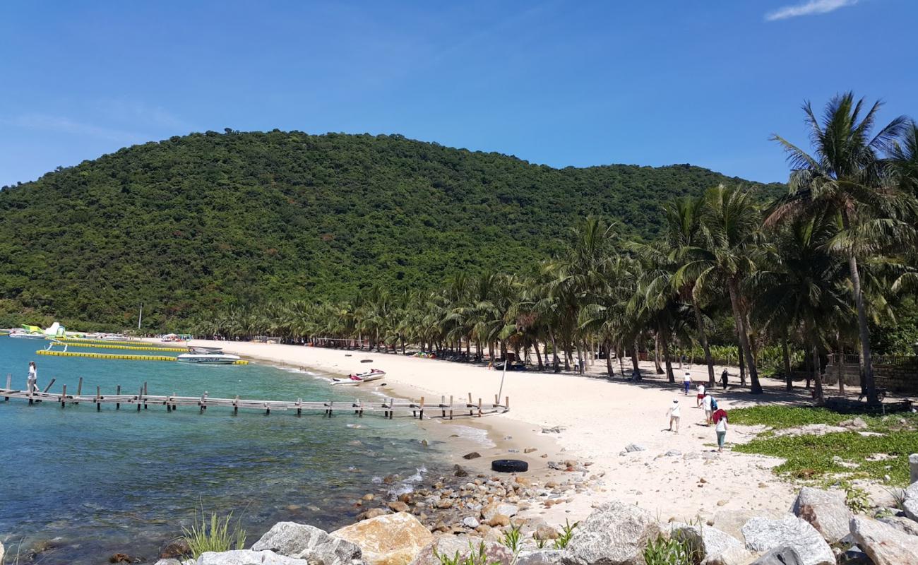 Photo de Plage d'Ong avec sable lumineux de surface