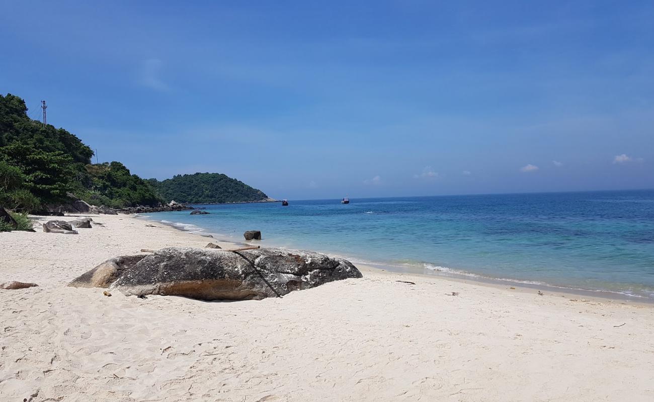 Photo de Koko Beach avec sable lumineux de surface