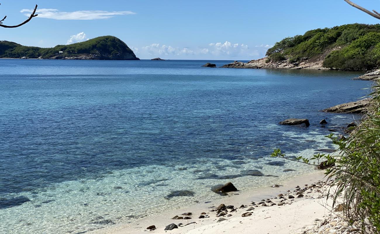 Photo de Bang Beach avec sable beige & pierres de surface